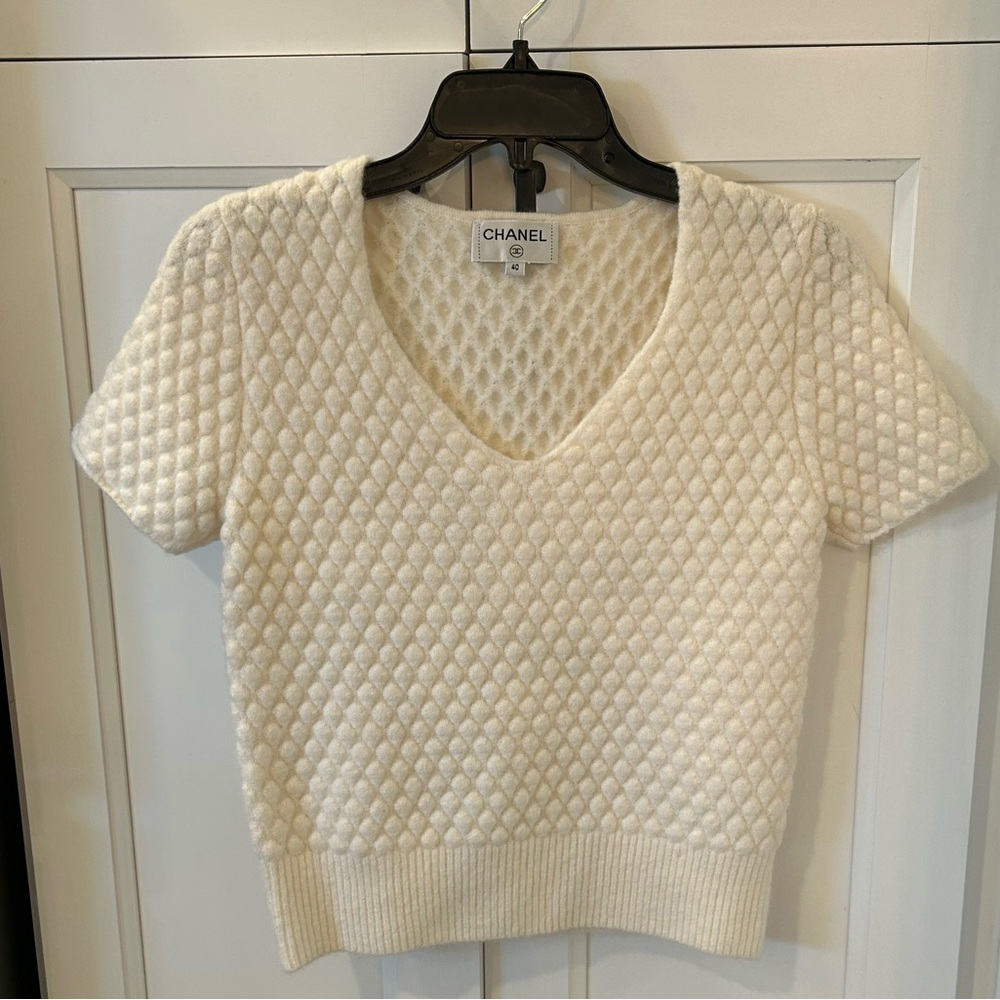 CHANEL Cream Ribbed Knit Top
